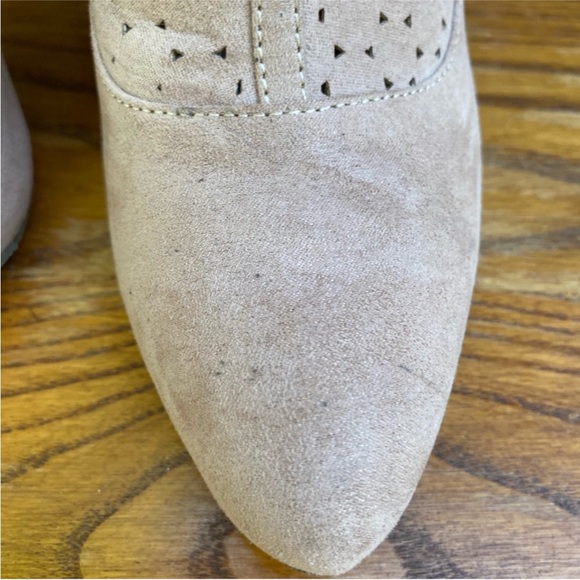 Liz Claiborne Serina Perforated Rose Pink Stiletto Ankle Booties Size 8 - Picture 6 of 7